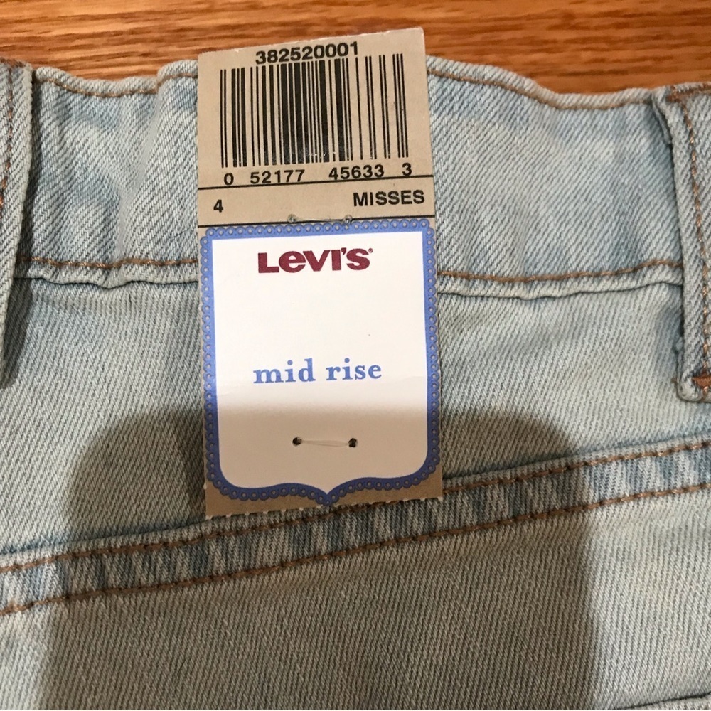 ▪️LEVI’S Mid Rise Denim Shorts - Picture 3 of 9
